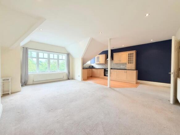 2 bed Apartment for sale Image 10