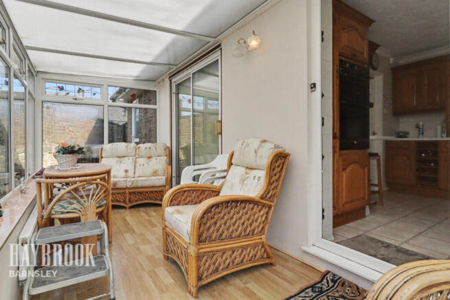 4 bed Detached Bungalow for sale Image 11