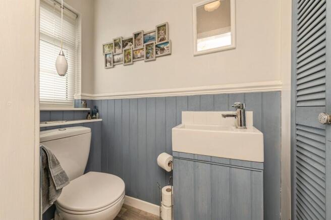 4 bed Detached for sale Image 8