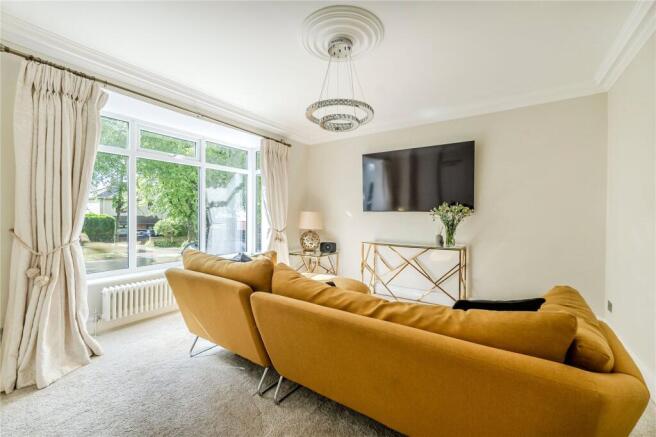 4 bed Semi-Detached for sale Image 5