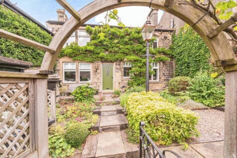 West End, Holmfirth, HD9