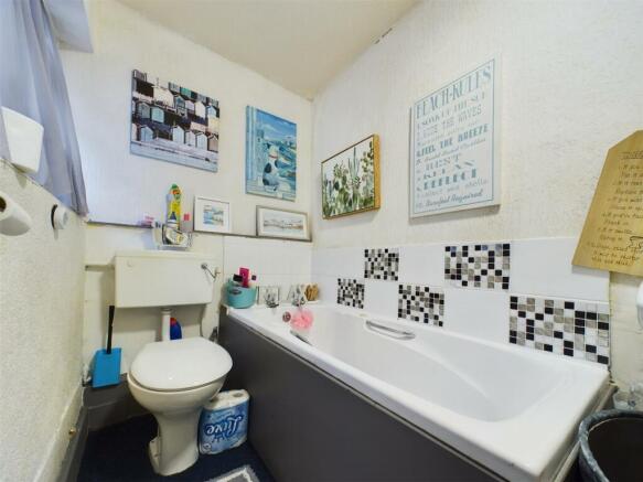 4 bed Block of Apartments for sale Image 5