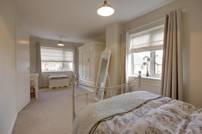 Bedroom 1 - Alternative View