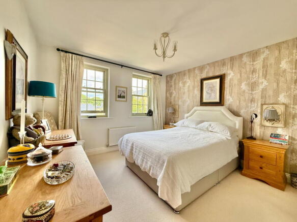 4 bed Detached for sale Image 12