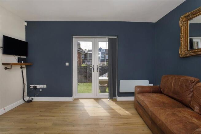 2 bed Semi-Detached to rent Image 9