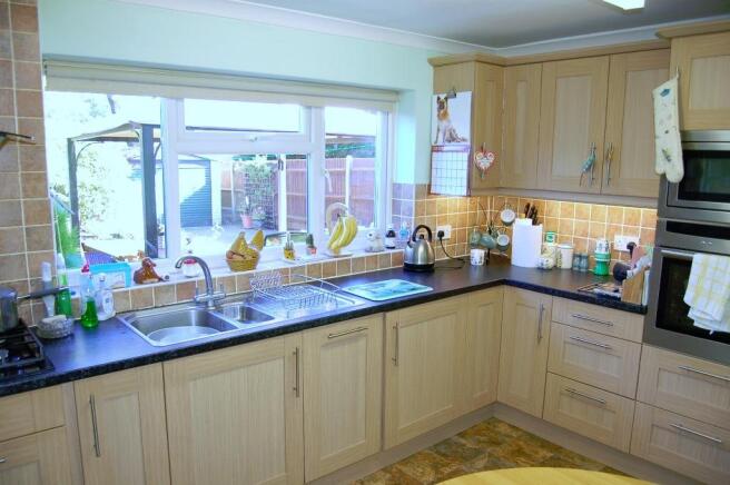 Kitchen/ Dining Room