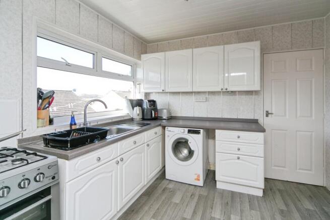 Tan Yr Allt Avenue, Mochdre, Colwyn Bay, Conwy, LL28 photo 4