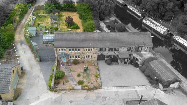 3 bed Semi-Detached for sale Image 3