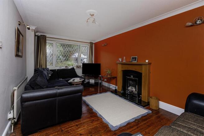 3 bed Semi-Detached for sale Image 5