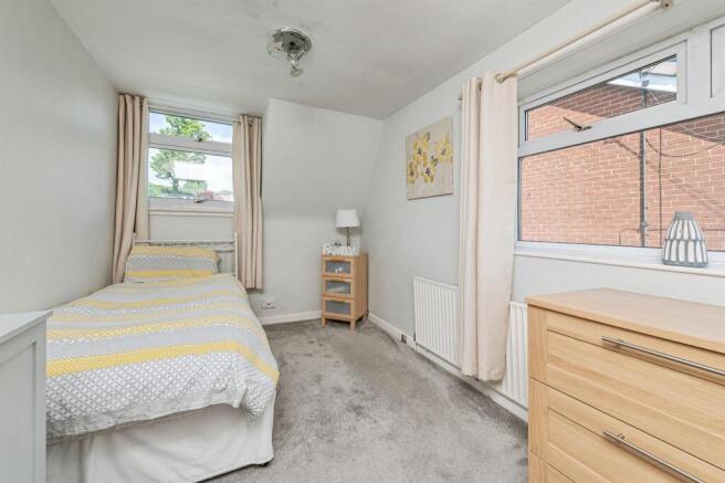 3 bed Semi-Detached Bungalow for sale Image 9