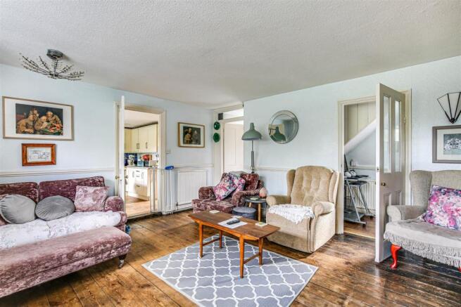 3 Sitting room.jpg