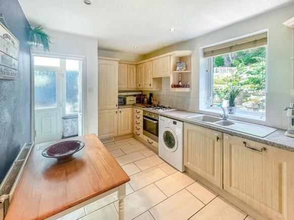2 bed Semi-Detached for sale Image 4