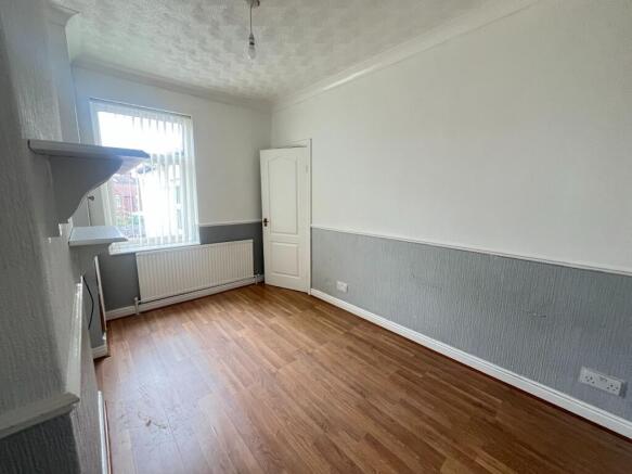 3 bed Terraced to rent Image 9