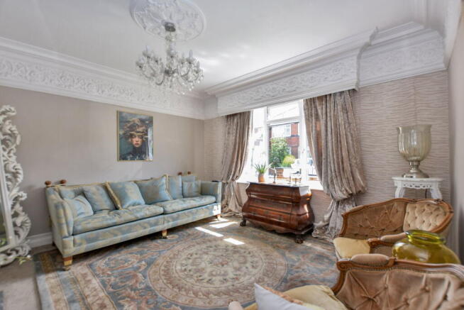 4 bed Detached for sale Image 9