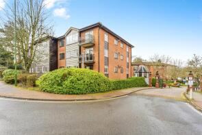 Flat 2, Stamford House, Great Heathmead, Haywards Heath RH16 1FH