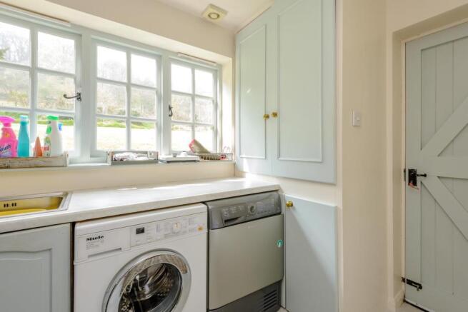 8381416-interior28-800.jpg