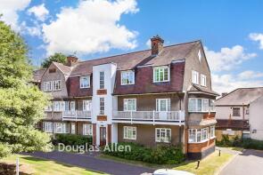 36, Clovelly Court, Upminster Road, Hornchurch RM11 3TP