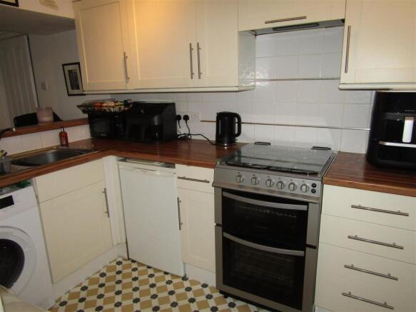 1 bed Flat for sale Image 4