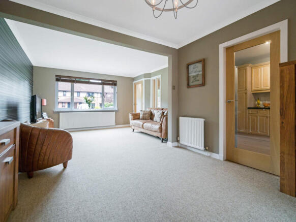Lounge/Dining Room