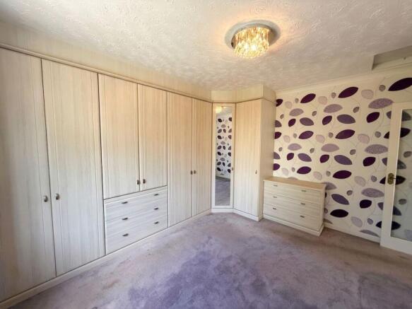 3 bed Semi-Detached Bungalow for sale Image 8