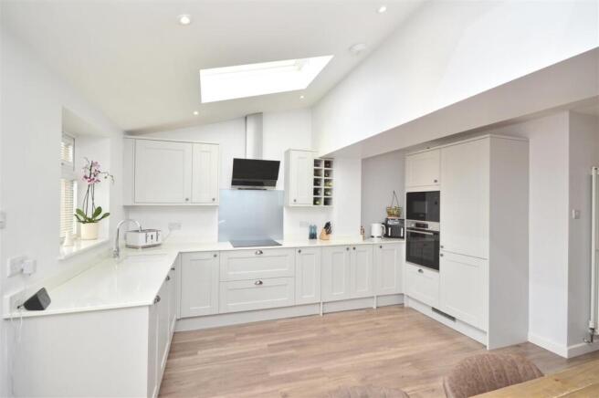 Open Plan Kitchen / Diner / Family Room