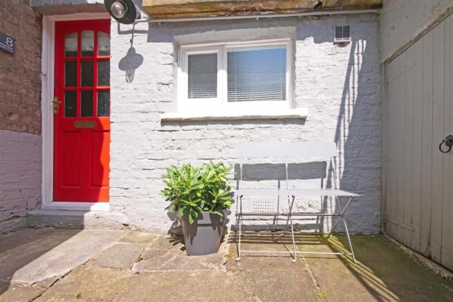 2 bed Apartment for sale Image 12