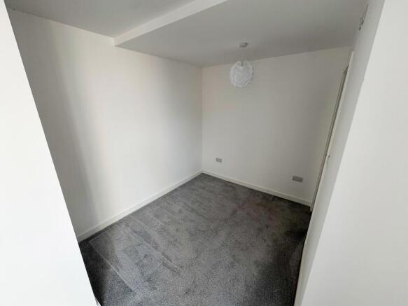 1 bed Apartment to rent Image 5