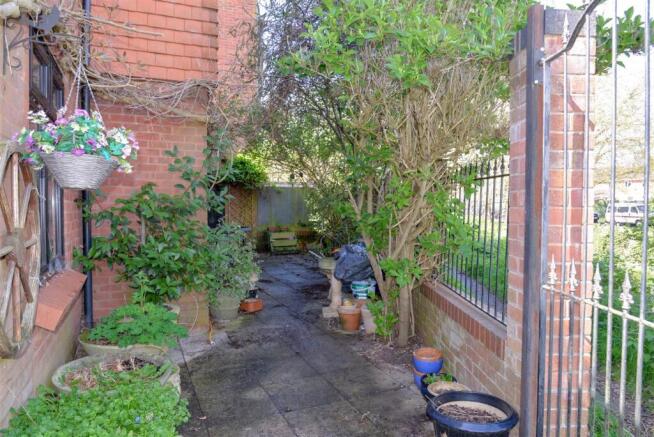 Garden 2.jpg