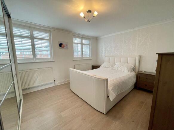 Bedroom 1 (Double)