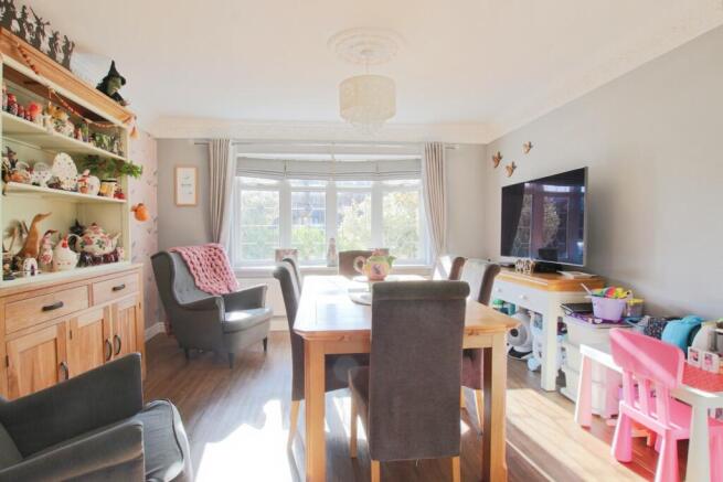 6 bed Detached for sale Image 8