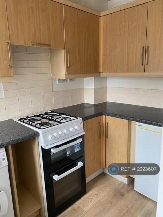 2 bed Terraced to rent Image 7