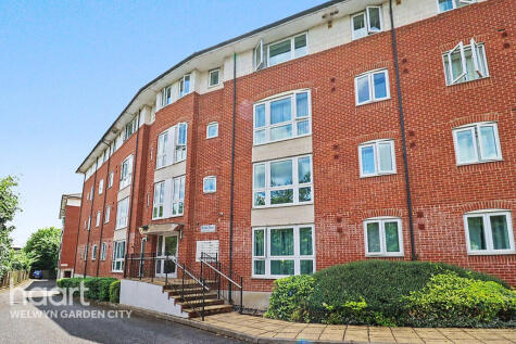 North Drive, HATFIELD