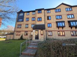 2, Chestnut Road, Vange, Basildon SS16 4TQ