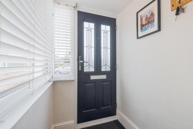 12 Warwick Cl-31.jpg