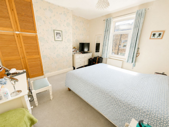 4 bed Terraced for sale Image 8