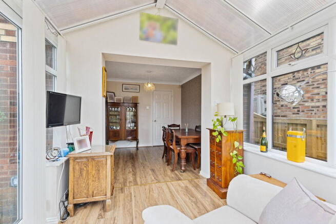4 bed Detached for sale Image 11