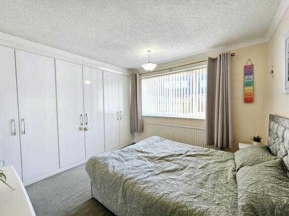 2 bed Semi-Detached Bungalow for sale Image 9