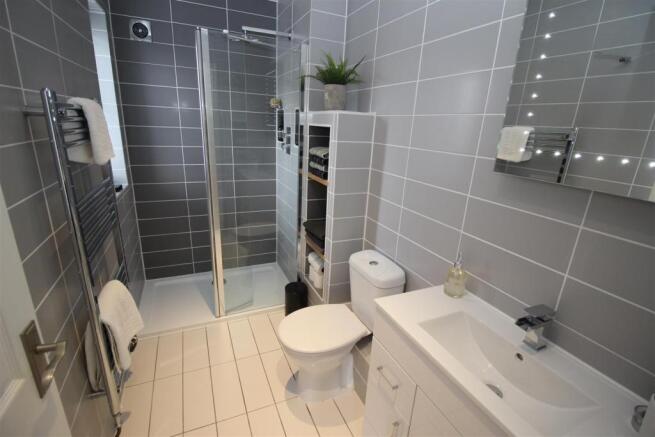 Master En-Suite