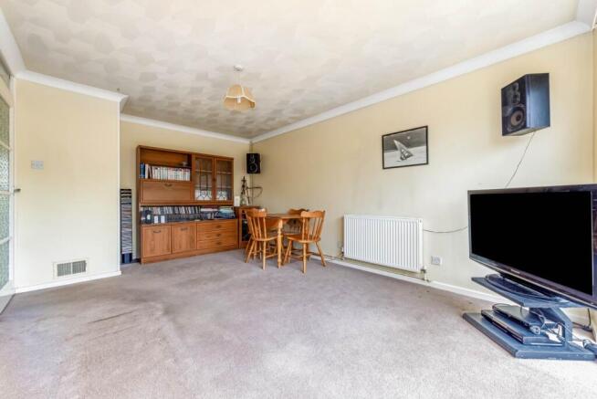 Kestrel Close, Bracklesham Bay, West Sussex, PO20 photo 4