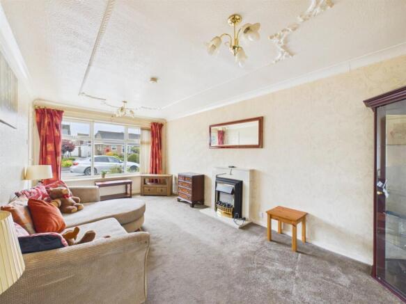 2 bed Semi-Detached Bungalow for sale Image 4