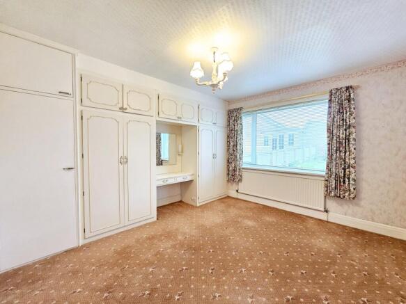 2 bed Semi-Detached Bungalow for sale Image 8