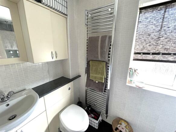 EN SUITE