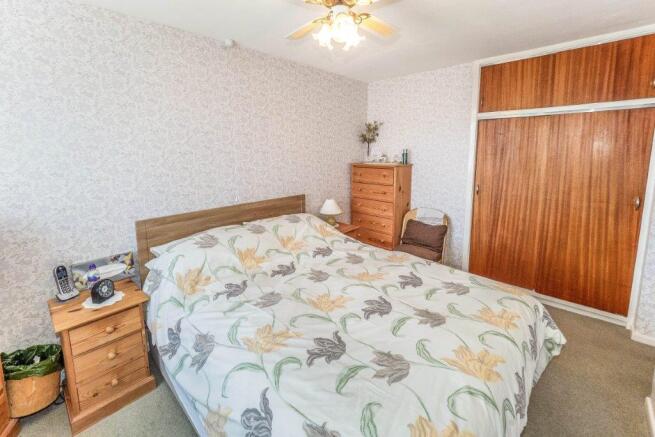SUA200189 216 Drayton Avenue -b35c47bf-a23a-4b8c-8