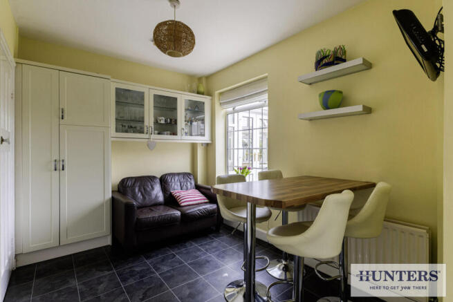 5 bed Semi-Detached for sale Image 6