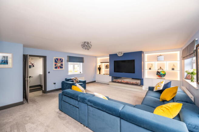 4 bed Detached for sale Image 4