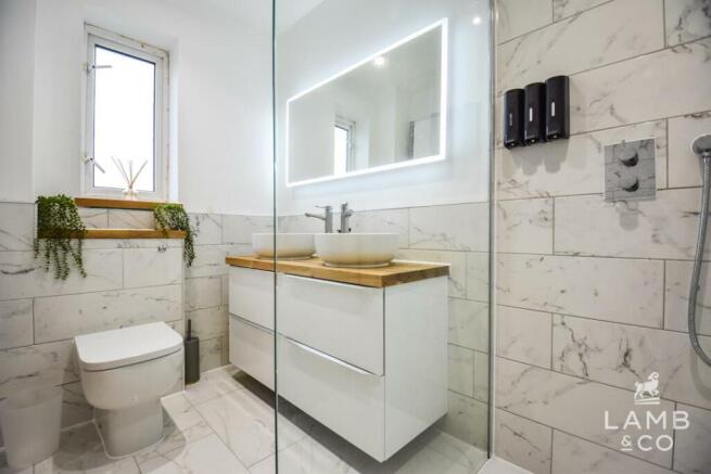 EN-SUITE: