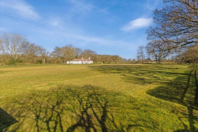 Old Odiham Road, Alton, Hampshire GU34 photo 4