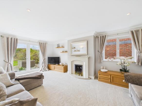 CAM02023G0-PR0126-STILL021