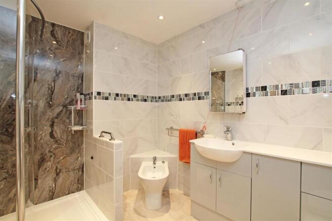 12BC - Shower room.jpg