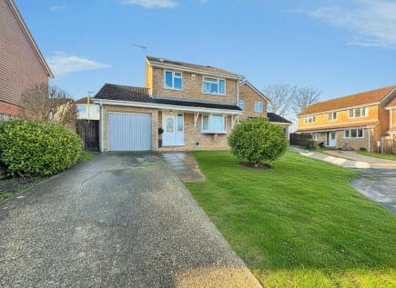 Gilbert Close, Alderholt, SP6